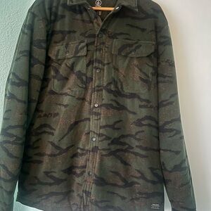 Volcom Bowered Fleece Green and Brown Camouflage Quilted Shirt